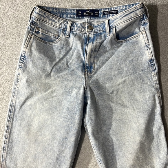 Hollister Jeans - Picture 1 of 4